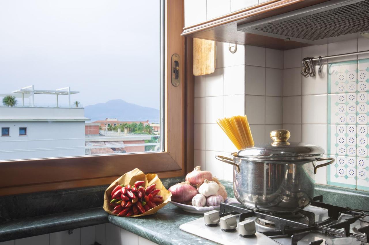 Sorrentovibes - Family Home With Terrace & Amazing View In Sorrento Center Esterno foto