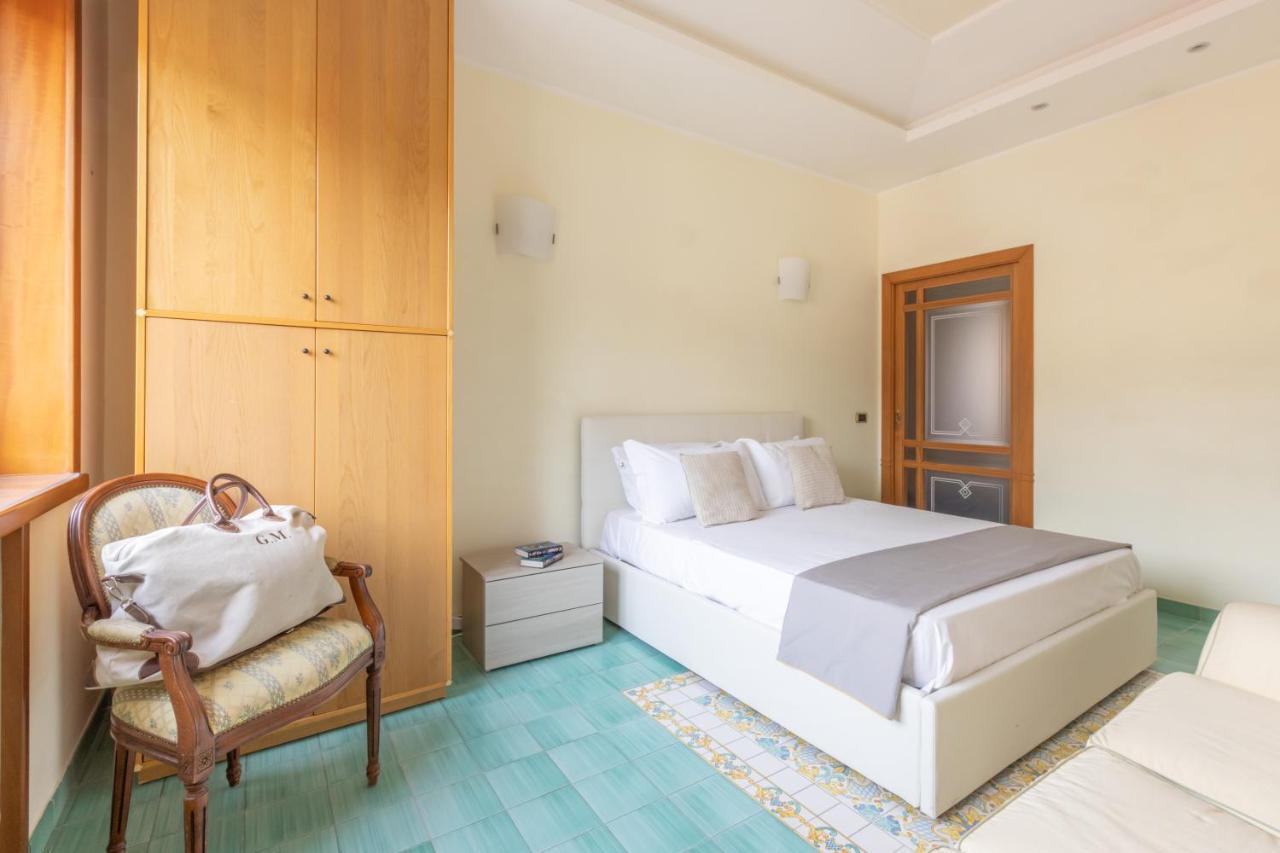 Sorrentovibes - Family Home With Terrace & Amazing View In Sorrento Center Esterno foto